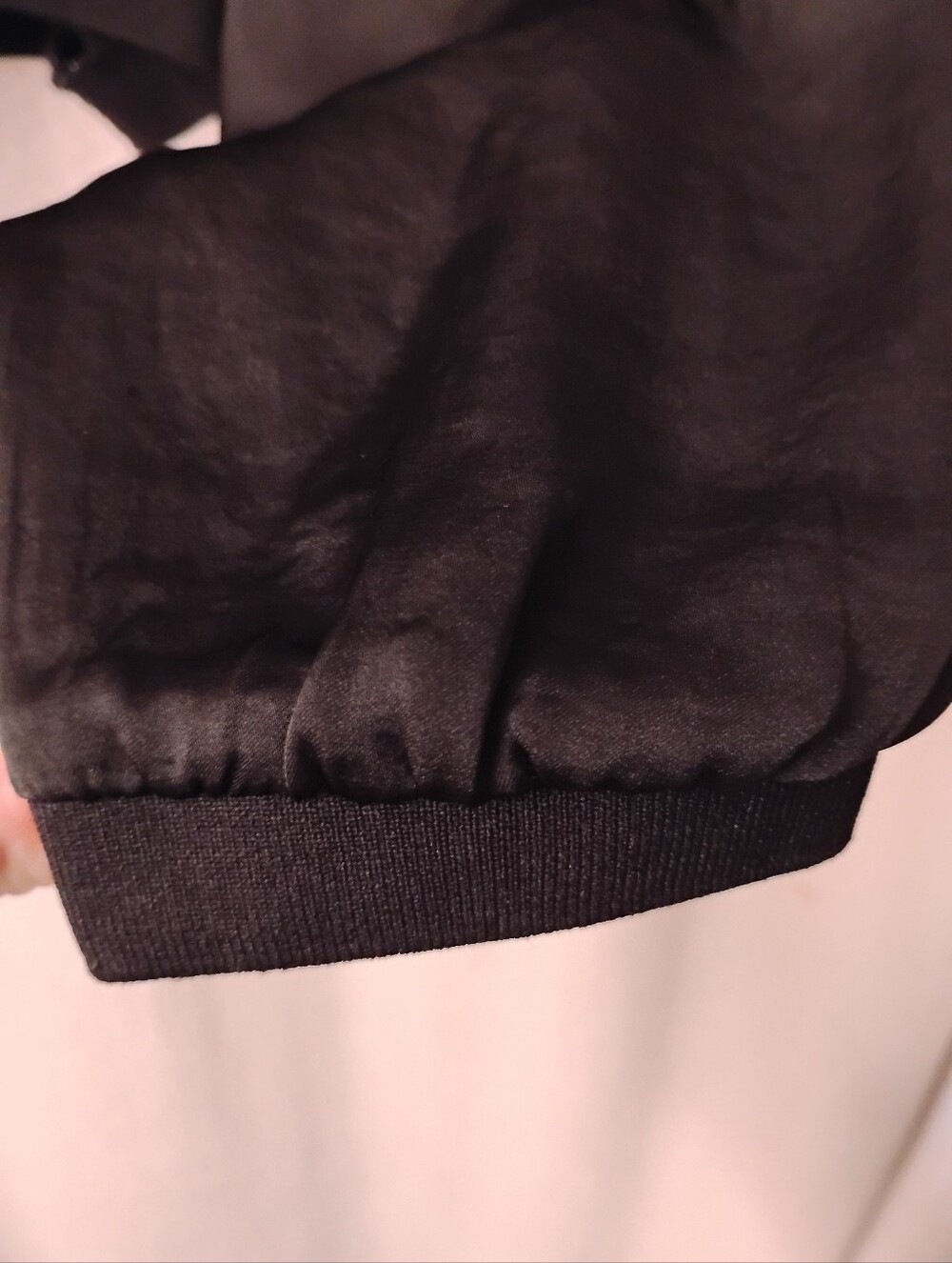 Zara Cropped Satin Bomber with Floral Embroidery (M) - Picture 5 of 14